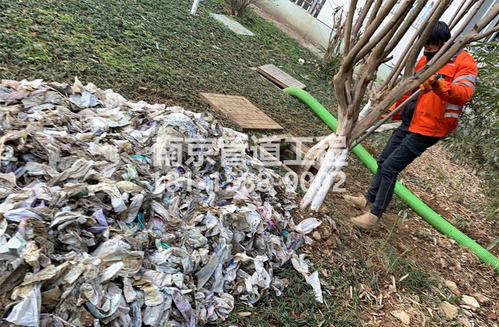 315洲泰化粪池垃圾清理